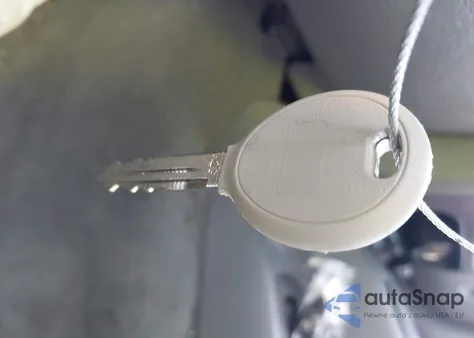 2005 Jeep Liberty Sport z USA, uszkodzony, nr VIN 1J4GK48K85W694490